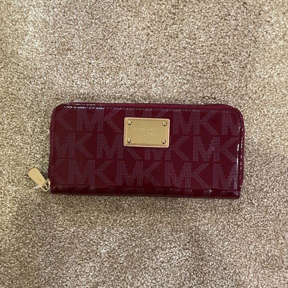 Michael Kors Wallet - Picture 1 of 3